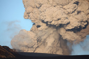 Eyjafjallajökull volcano light ash cloud