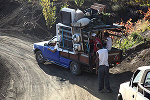 Evacuation using pick-up truck, Fogo volcano