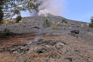 Smouldering impact crater, Volcanic bomb, Anak Krakatau