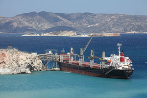 Loading bulk carrier, Milos