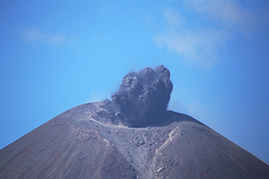 Beginning of ash-rich strombolian eruption, Momotombo volcano