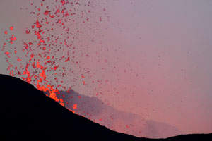 Nyamuragira Volcano eruption 2011 / 2012 - activity superficially resembling strombolian activity