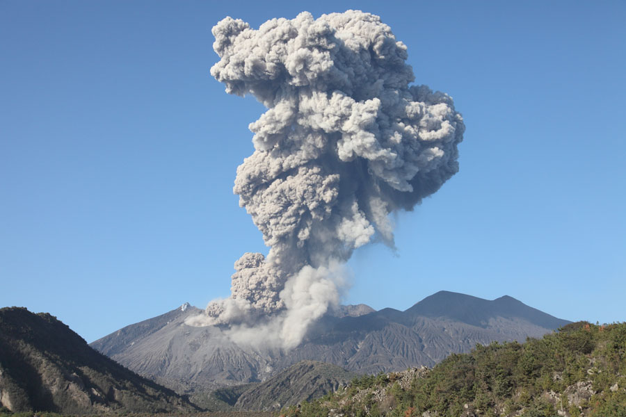 Sakurajima Volcano, Vulcanian Eruption column, Ash cloud