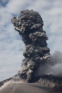 Towering ash cloud, Sakurajima volcano