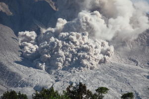 Sinabung volcano, June 2015, small pyroclastic flow, detail