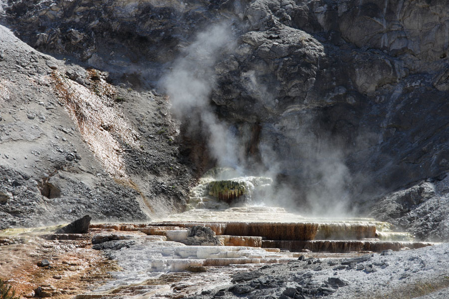 http://www.photovolcanica.com/VolcanoInfo/Yellowstone/USA09_0142.jpg
